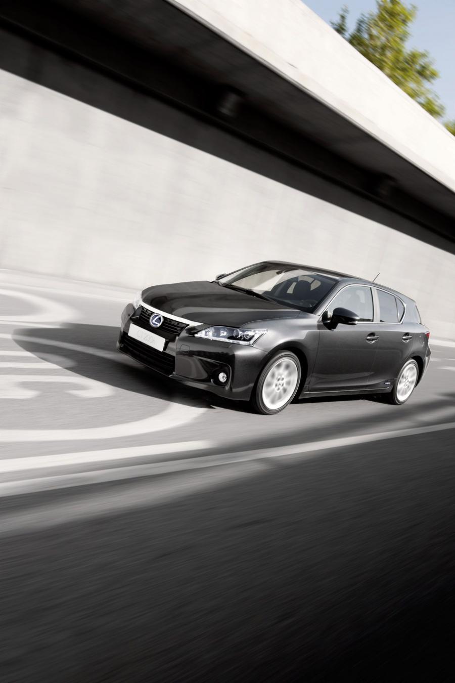  Lexus CT200h 2010 года  (фото 106 из 266)